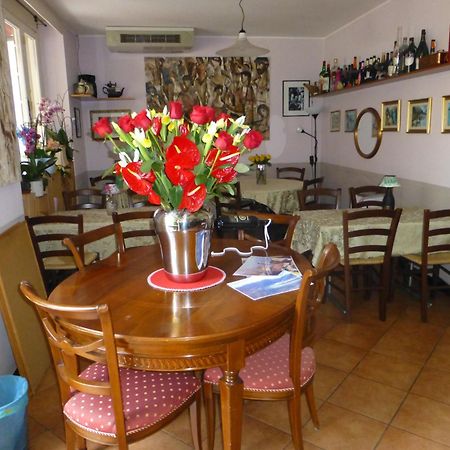 Caffe Del Viaggiatore Вальсольда Экстерьер фото